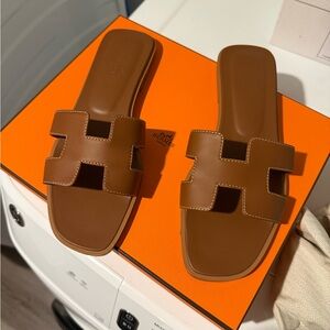 Hermès Brown Oran Sandals 38
